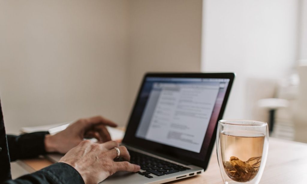 Benefits of Using AI Without Internet Access