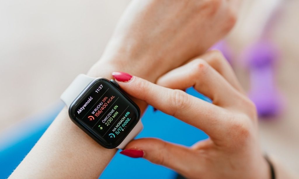 Smartwatches Help Reduce Unnecessary Phone Use